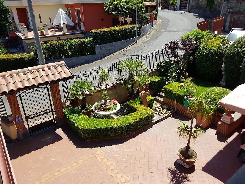 *** Bed & Breakfast Villa Hirschen Zafferana Etnea Italië